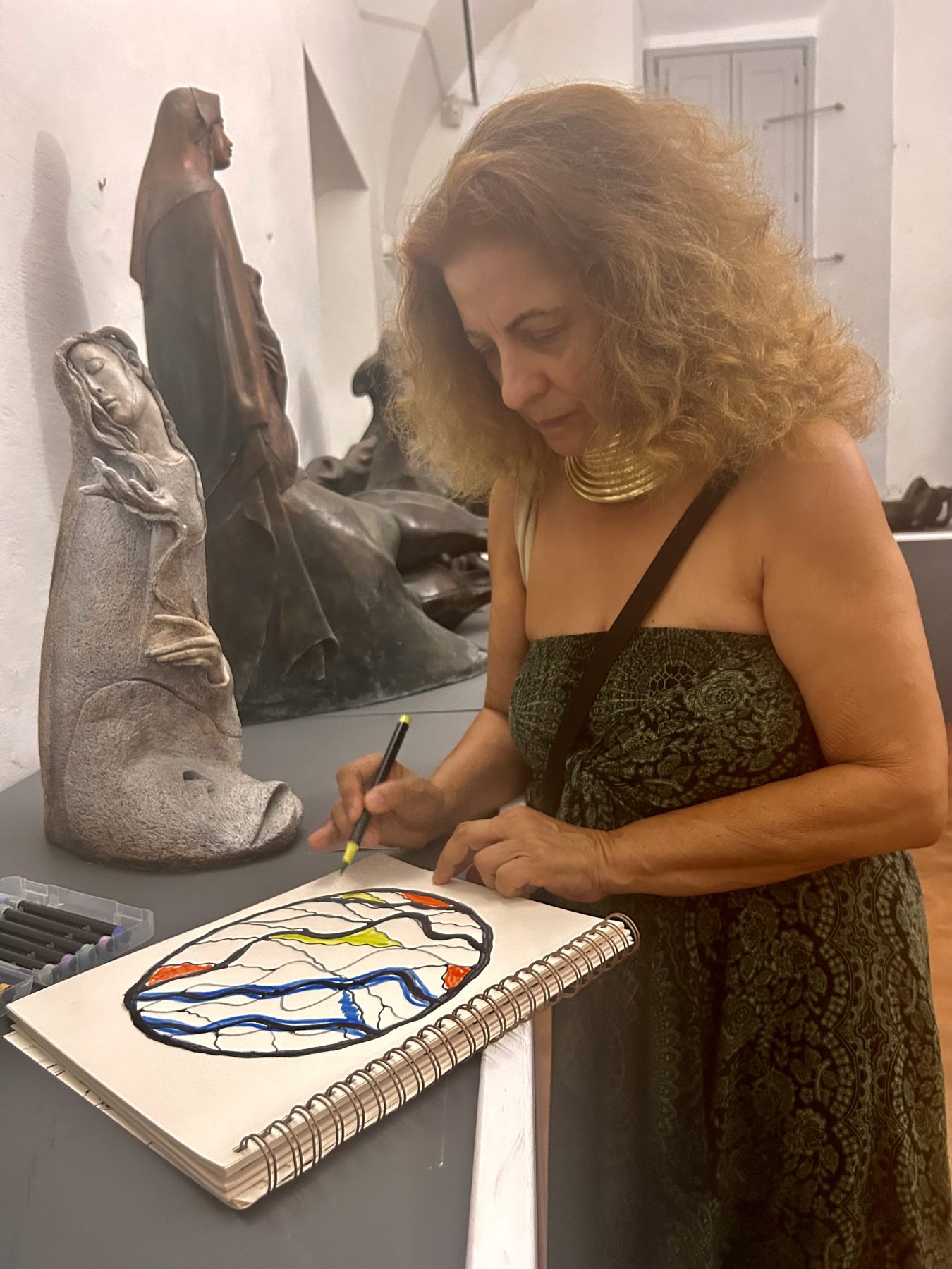 Елена — НейроАтом у музея, Италия , Рипатрансоне