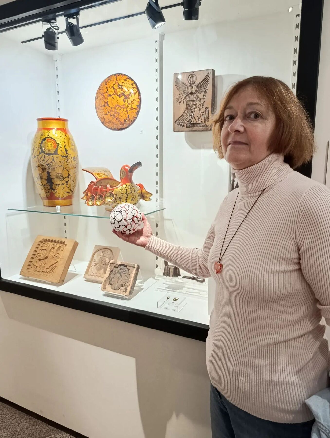 Елена — НейроАтом у музея, Россия, Нижний Новгород