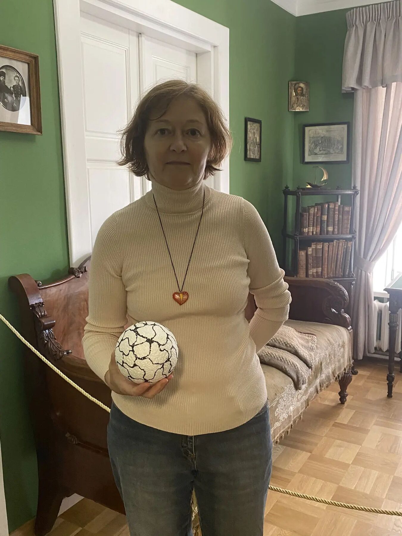 Елена — НейроАтом у музея, Россия, Нижний Новгород